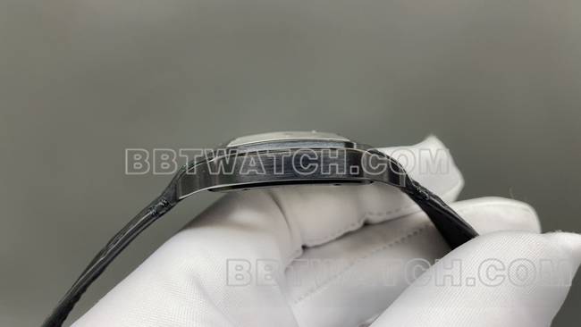 最优复刻手表山度士MLF厂卡地亚黑色镂空盘机械皮带款侧面实拍图