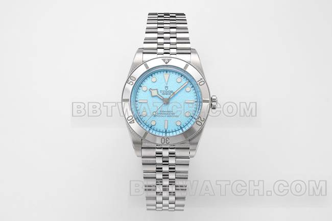 最优复刻手表帝舵碧湾ZF工厂蓝盘54型M79000正面实拍图