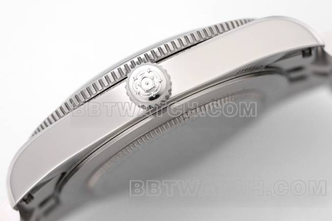 最优复刻手表帝舵碧湾ZF工厂蓝盘54型M79000侧面实拍图