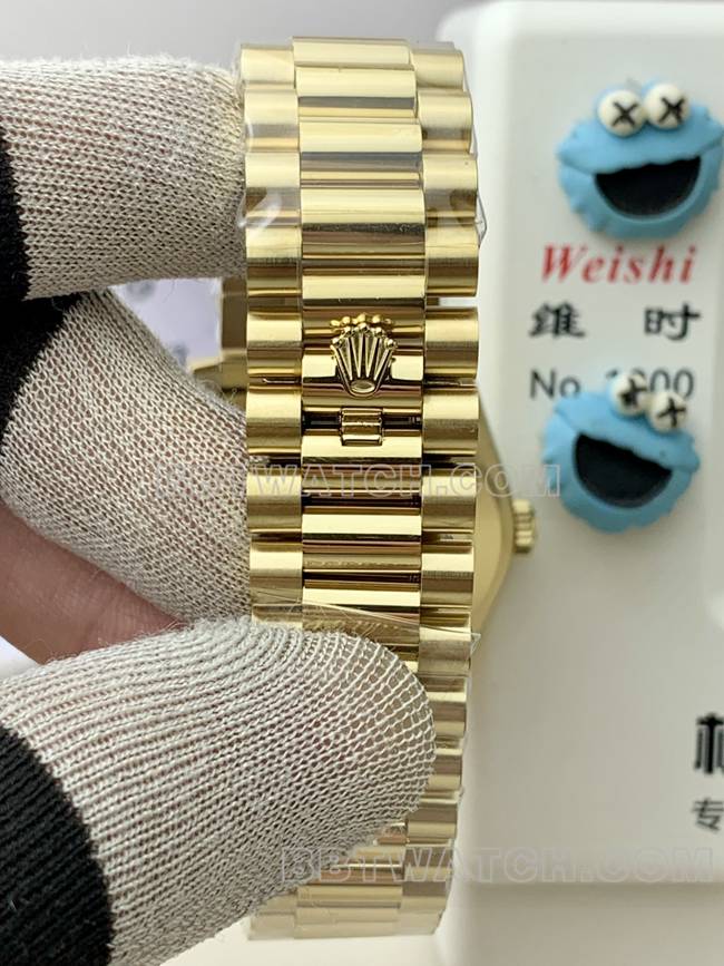超级克隆手表PPM厂黑盘格纹劳力士星期日历黄金机械表带实拍图