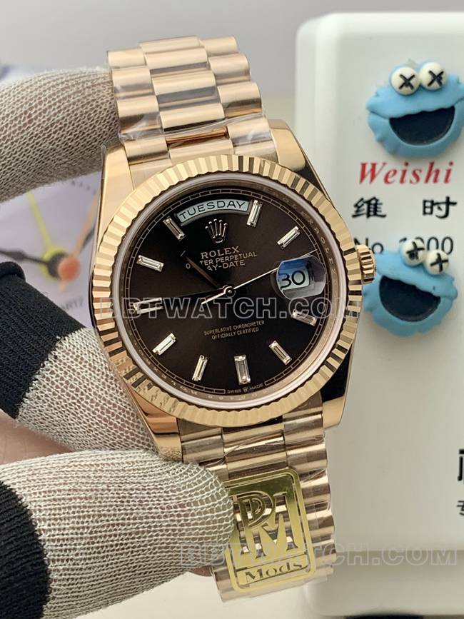 最优复刻手表劳力士玫瑰金PPM厂星期日历机械棕盘正面实拍图