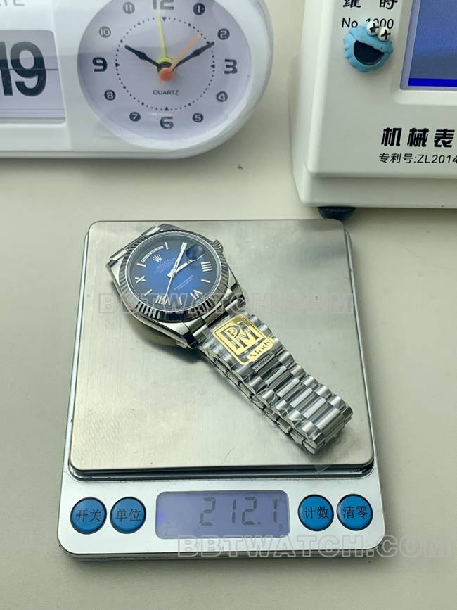 最优复刻手表PPM厂蓝黑盘罗马数字劳力士星期日历机械重量实拍图