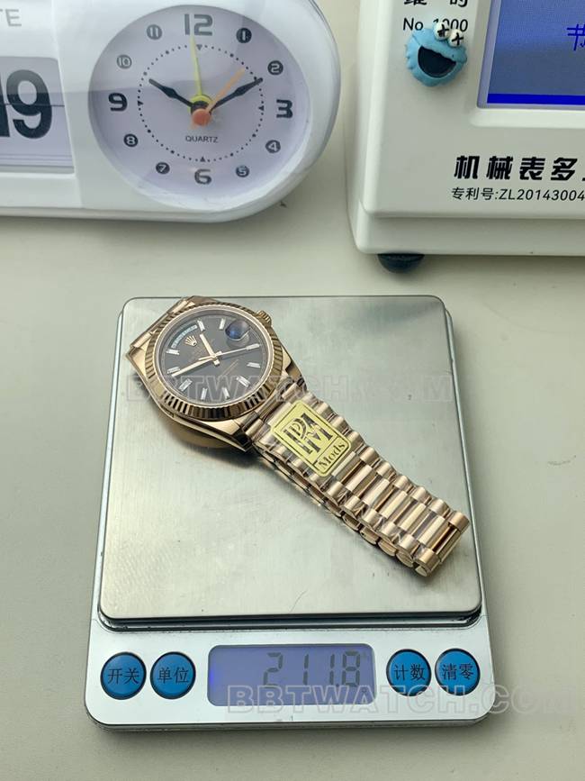 最优复刻手表劳力士玫瑰金PPM厂星期日历机械棕盘重量实拍图
