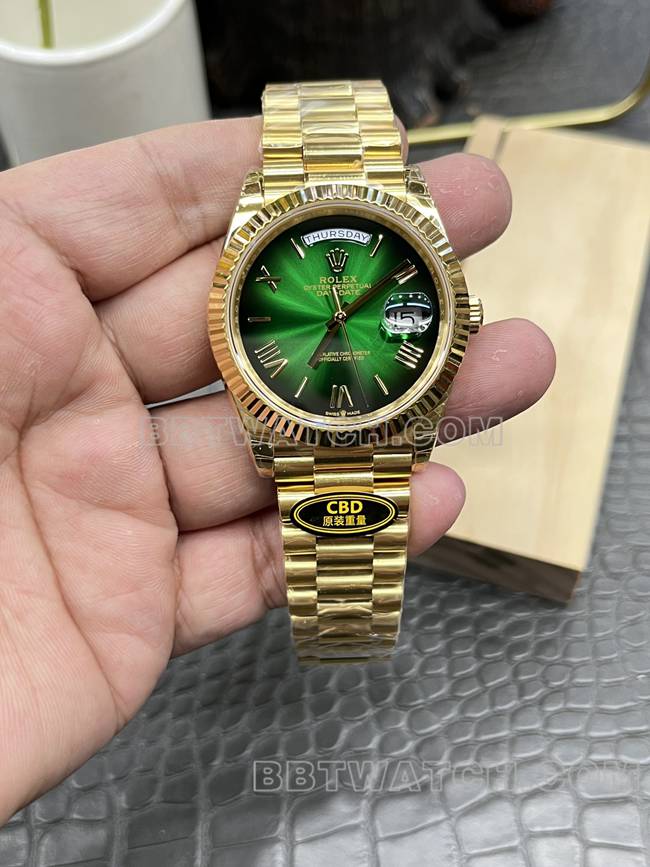 顶级复刻手表CBD厂劳力士星期日历3255机械绿盘40mm正面实拍图