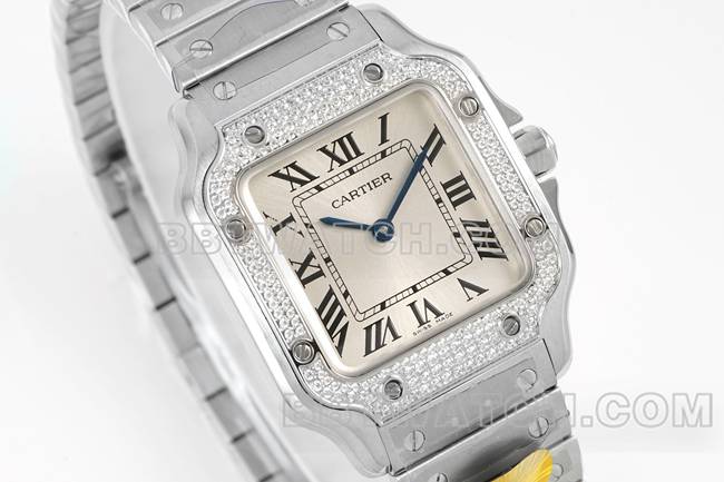 顶级复刻手表山度士卡地亚银盘钻圈石英机芯正面实拍图
