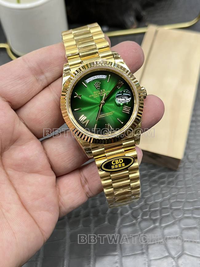 顶级复刻手表CBD厂劳力士星期日历3255机械绿盘40mm正面实拍图