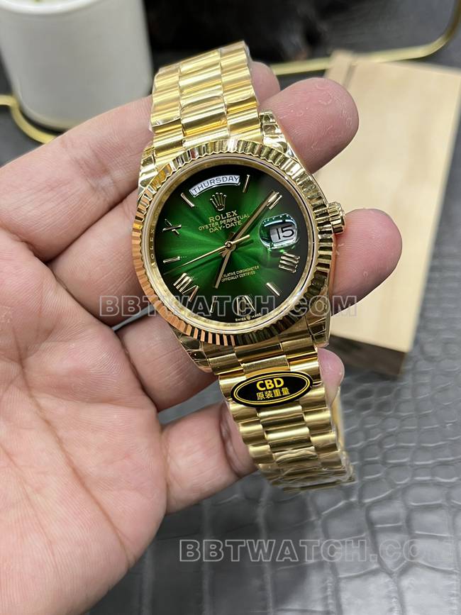 顶级复刻手表CBD厂劳力士星期日历3255机械绿盘40mm正面实拍图