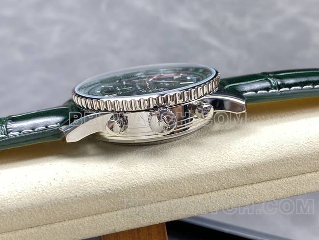 顶级复刻手表航空计时BLS厂百年灵绿盘皮带款侧面实拍图