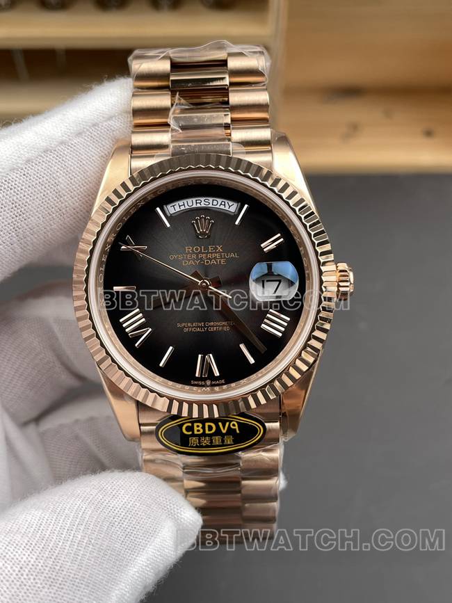 最佳复刻手表CBD厂星期日历劳力士3255机械玫瑰金烟熏黑盘正面实拍图