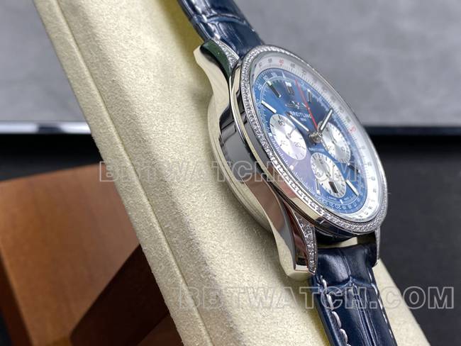 最佳复刻手表BLS厂百年灵航空计时镶钻蓝盘皮带款侧面实拍图