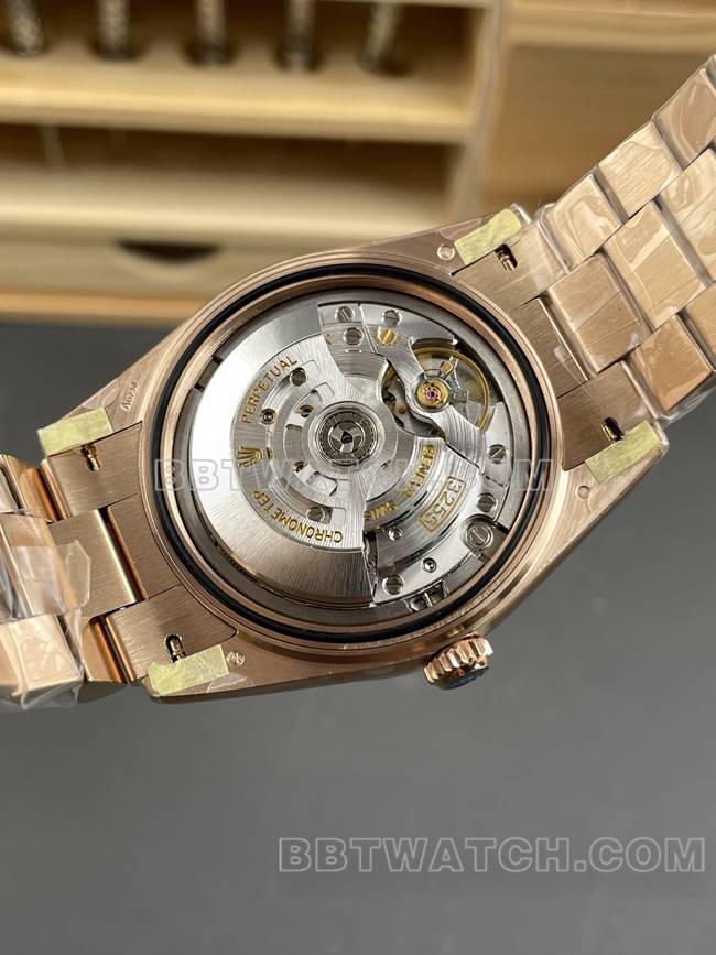 最佳复刻手表CBD厂星期日历劳力士3255机械玫瑰金烟熏黑盘背面实拍图