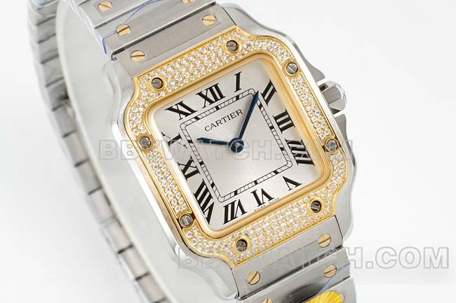 1:1复刻手表山度士卡地亚银盘黄金镶钻圈石英机芯正面实拍图