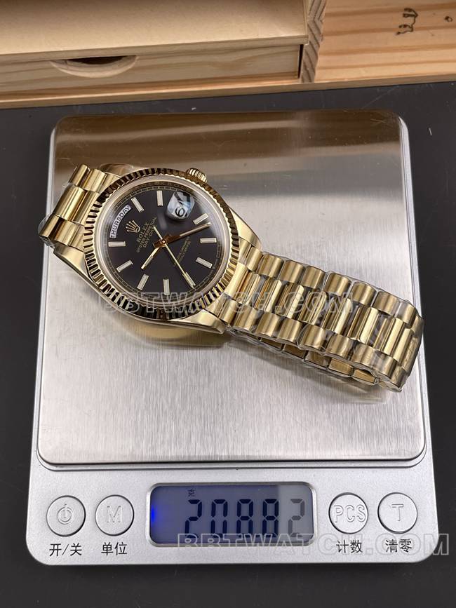 顶级复刻手表CBD厂黑盘劳力士星期日历黄金3255机械重量实拍图