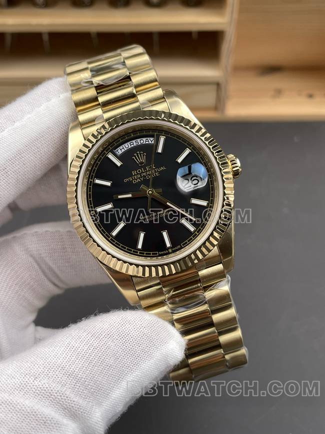 顶级复刻手表CBD厂黑盘劳力士星期日历黄金3255机械正面实拍图