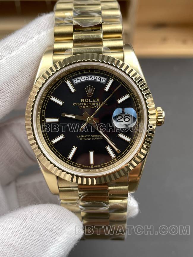 顶级复刻手表CBD厂黑盘劳力士星期日历黄金3255机械正面实拍图