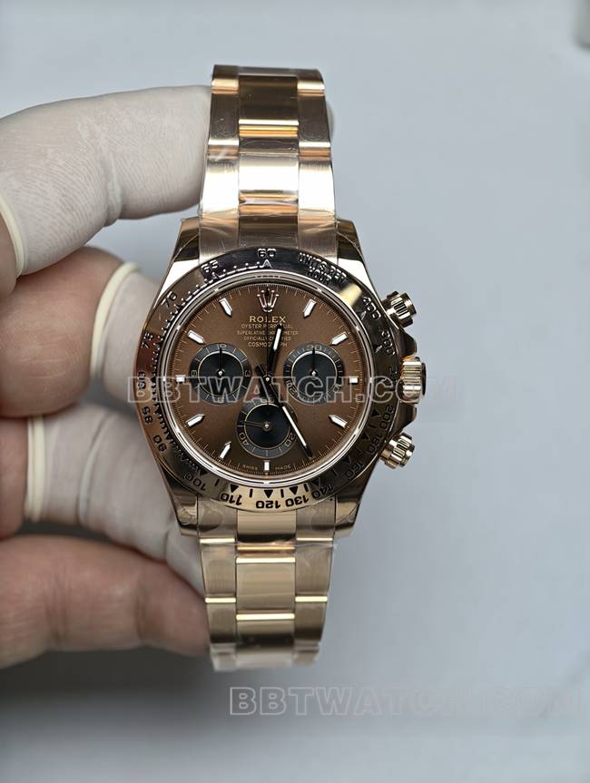 劳力士真金真钻定制迪通拿顶级复刻手表玫瑰金棕盘正面实拍图