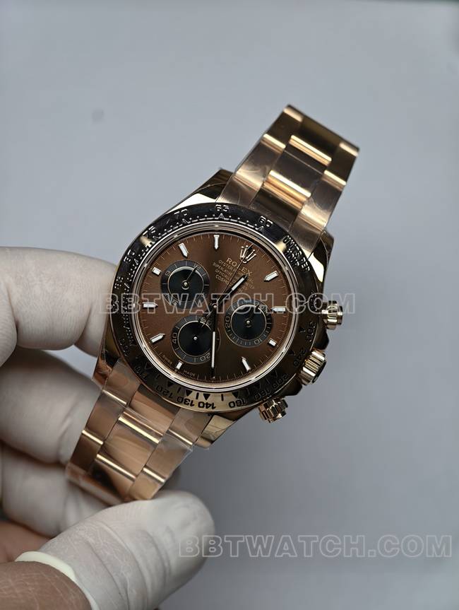 劳力士真金真钻定制迪通拿顶级复刻手表玫瑰金棕盘正面实拍图
