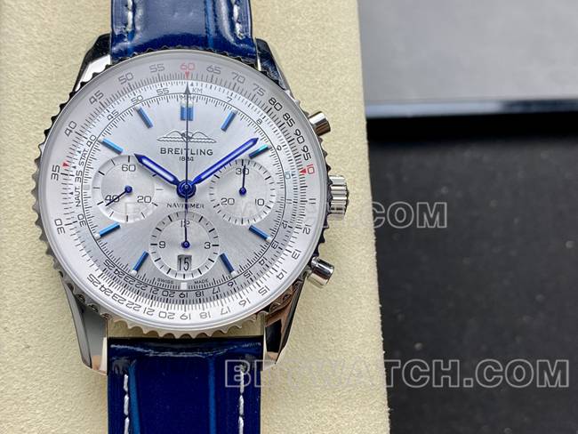 最优复刻手表BLS厂航空计时百年灵银白盘蓝色皮带款正面实拍图