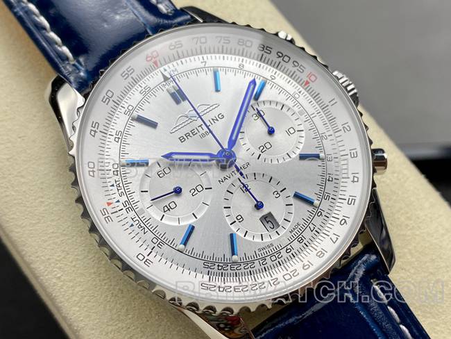 最优复刻手表BLS厂航空计时百年灵银白盘蓝色皮带款正面实拍图