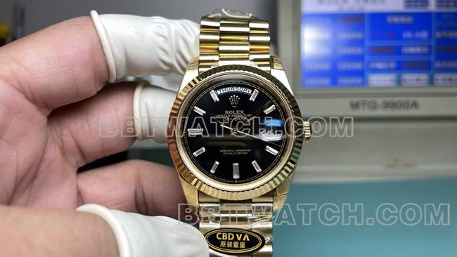 最优复刻手表CBD厂劳力士星期日历3255机械黑盘40mm正面实拍图