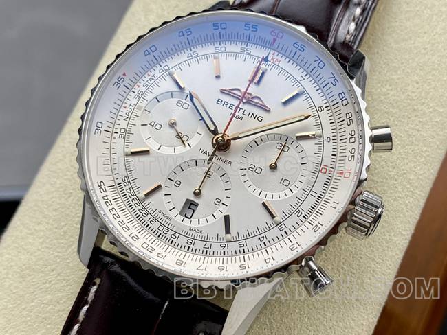 1:1复刻手表BLS厂航空计时百年灵银白盘棕色皮带款正面实拍图