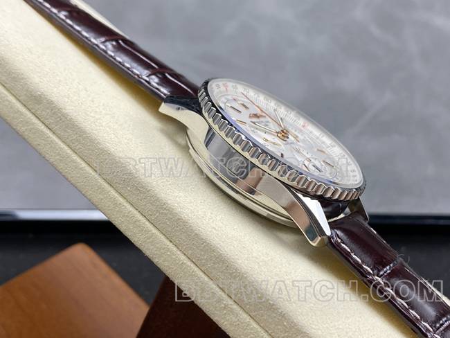 1:1复刻手表BLS厂航空计时百年灵银白盘棕色皮带款侧面实拍图