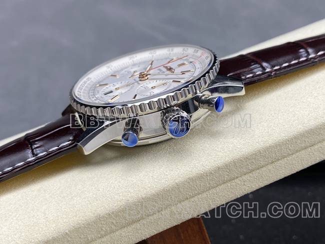 1:1复刻手表BLS厂航空计时百年灵银白盘棕色皮带款侧面实拍图