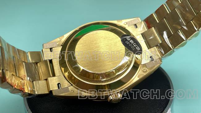 最优复刻手表CBD厂劳力士星期日历3255机械黑盘40mm背面实拍图