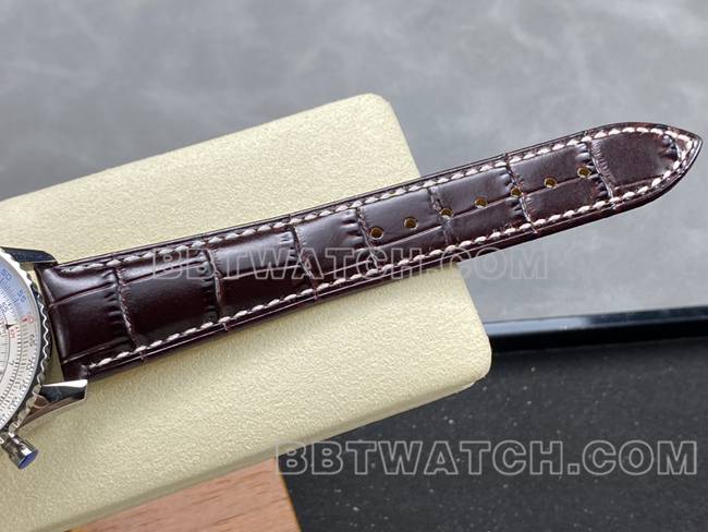 1:1复刻手表BLS厂航空计时百年灵银白盘棕色皮带款表带实拍图