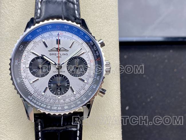 超级克隆手表BLS厂航空计时百年灵银灰盘棕色皮带款正面实拍图