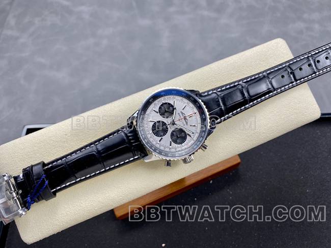 超级克隆手表BLS厂航空计时百年灵银灰盘棕色皮带款正面实拍图