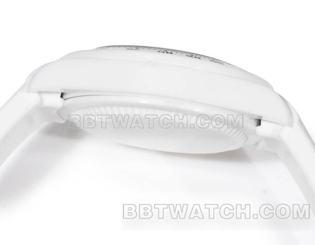 1:1复刻手表TW厂迪通拿劳力士白壳白色橡胶表带侧面实拍图