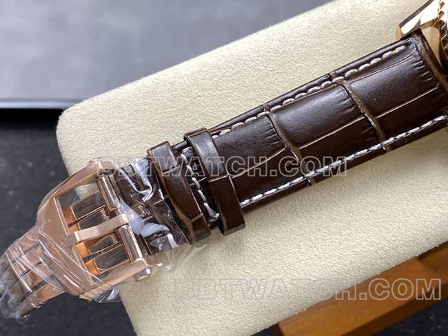 最优复刻手表航空计时BLS厂百年灵玫瑰金白盘皮带款表带实拍图