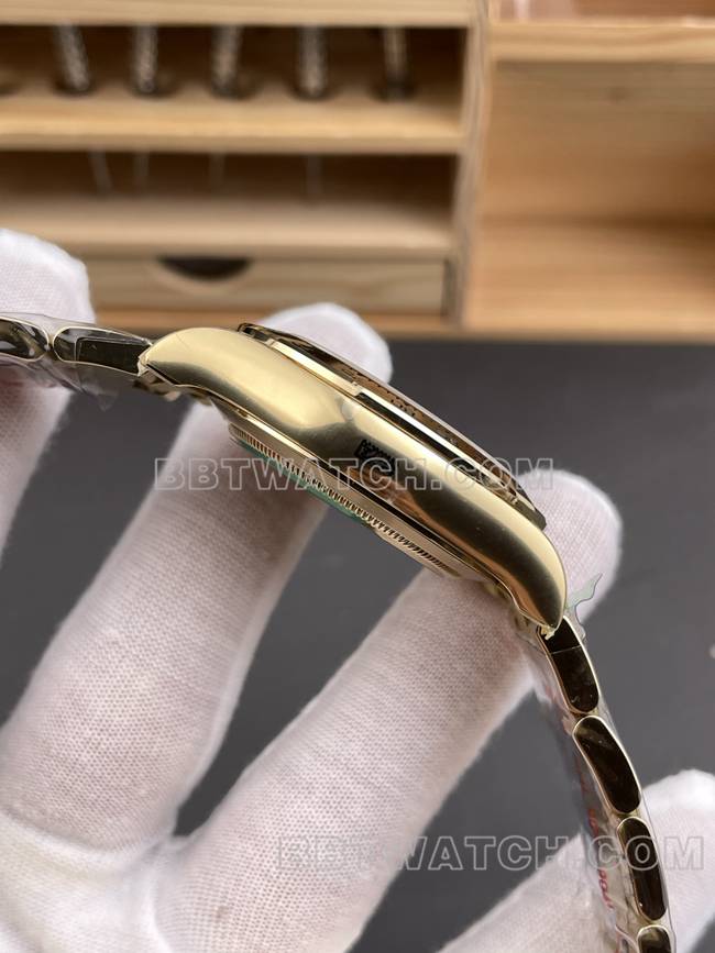 1:1复刻手表CBD厂劳力士迪通拿4130机械金盘40mm侧面实拍图