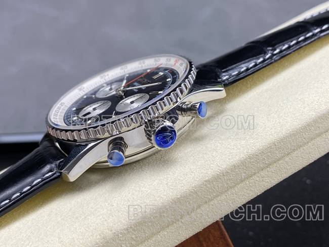 最佳复刻手表BLS厂航空计时百年灵黑白盘黑色皮带款侧面实拍图