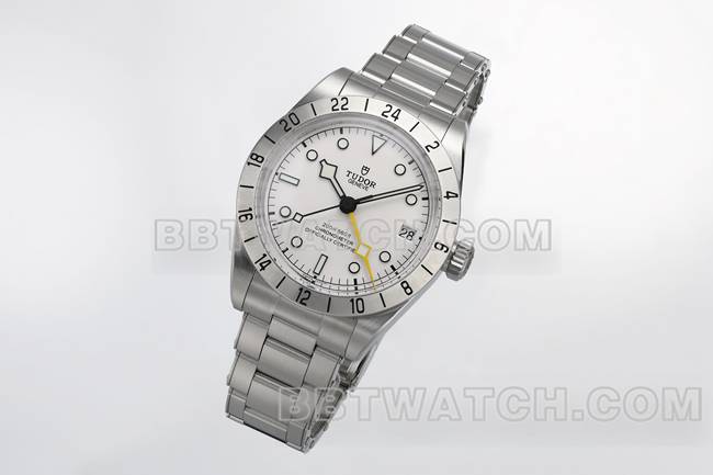 最优复刻手表碧湾ZF厂帝舵白盘79470正面实拍图