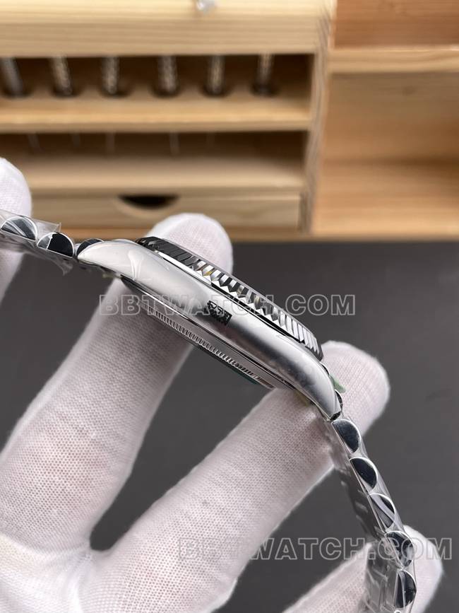 超级克隆手表CBD厂劳力士星期日历3255机械陨石盘40mm侧面实拍图