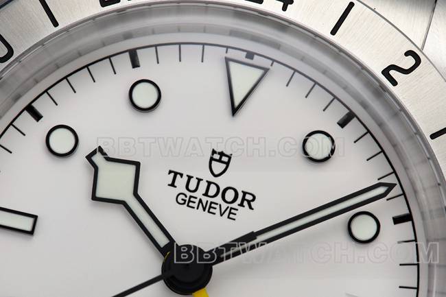 最优复刻手表碧湾ZF厂帝舵白盘79470正面实拍图