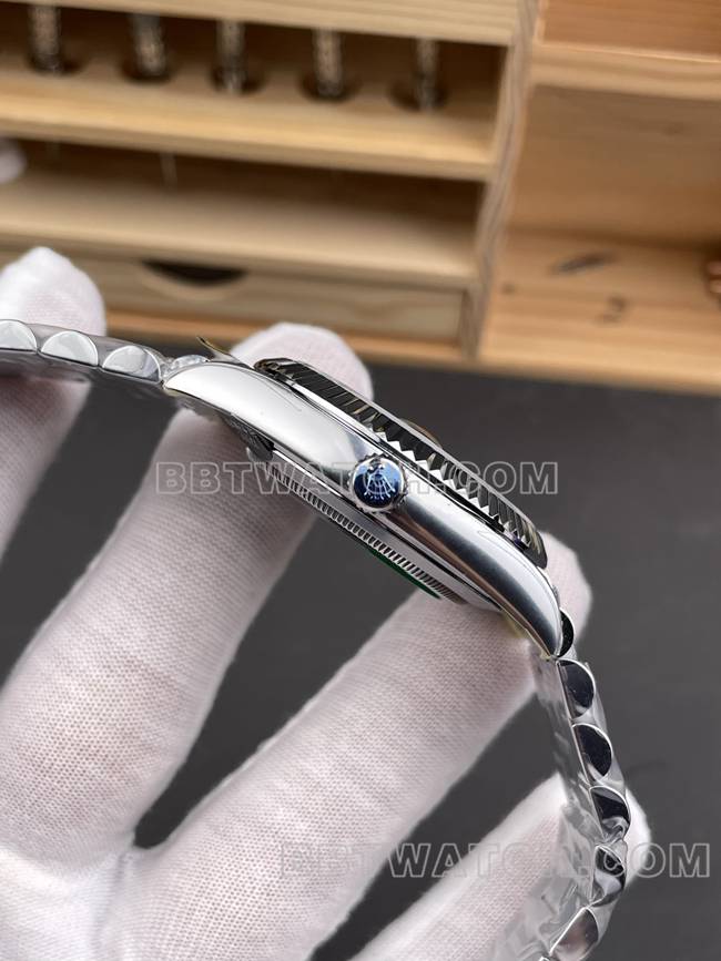 最佳复刻手表CBD厂劳力士星期日历3255机械橄榄绿盘40mm侧面实拍图