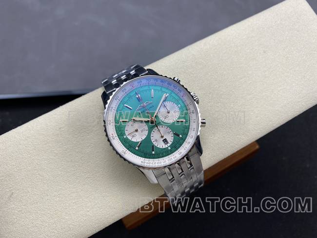 1:1复刻手表百年灵BLS厂航空计时绿盘钢带款正面实拍图