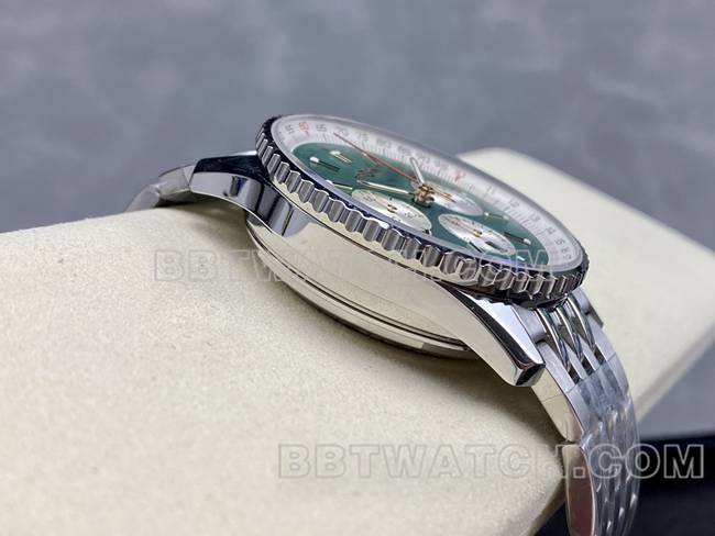 1:1复刻手表百年灵BLS厂航空计时绿盘钢带款侧面实拍图