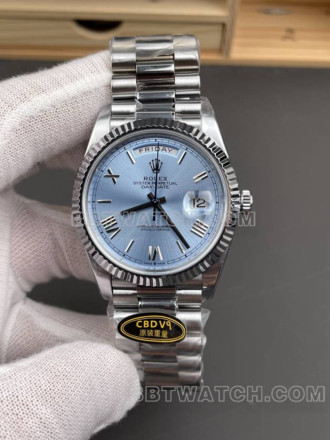 最优复刻手表CBD厂星期日历劳力士3255机械冰蓝盘40mm正面实拍图