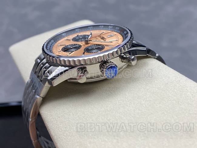 超级克隆手表百年灵BLS厂航空计时铜盘钢带款侧面实拍图