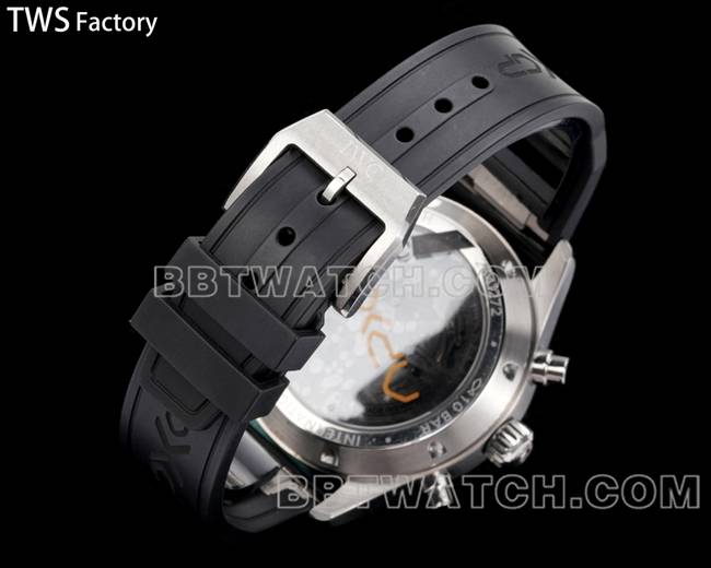 顶级复刻手表飞行员TWS厂万国黑盘橡胶款表带实拍图