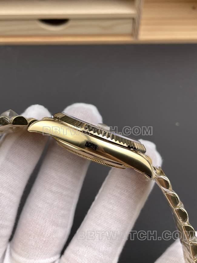 1:1复刻手表CBD厂星期日历劳力士3255机械贝母盘40mm侧面实拍图