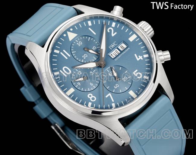 最优复刻手表飞行员TWS厂万国浅蓝盘橡胶款正面实拍图