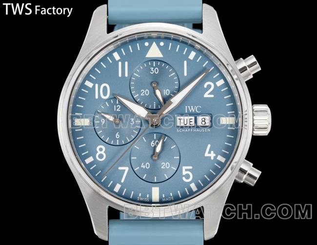 最优复刻手表飞行员TWS厂万国浅蓝盘橡胶款正面实拍图