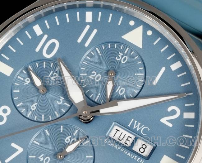 最优复刻手表飞行员TWS厂万国浅蓝盘橡胶款正面实拍图