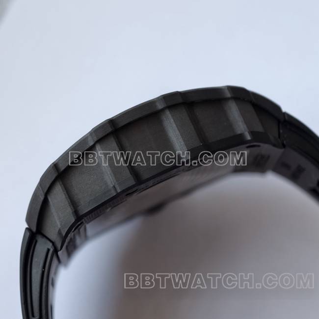 最佳复刻手表RM35-02 UMI厂理查德米勒黑壳黑带侧面实拍图