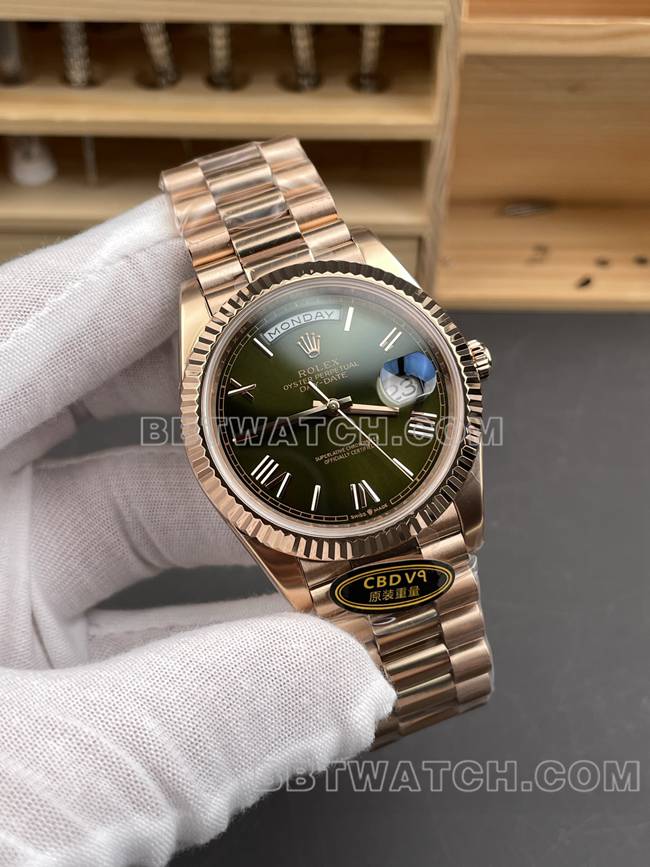超级克隆手表CBD厂星期日历劳力士3255机械玫瑰金橄榄绿盘正面实拍图